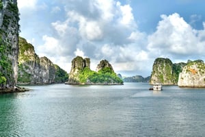 Zatoka Ha Long: rejs, jaskinie i kajaki