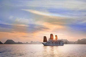 Hanói: 3 días y 2 noches en la bahía de Halong y la bahía de Lan Ha con el crucero Hera Grand Luxury