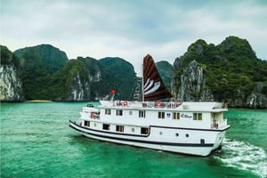 Hanoi Private: 2-Day Bhaya Classic Cruise to Ha Long Bay