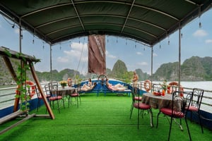 Hanoi to Cat Ba-Cycling Cat Ba & Lan Ha Bay Cruise Escape