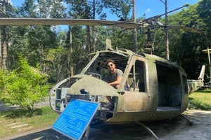 HCM: Muzeum Pamiątek Wojennych i piesza wycieczka po Pałacu Niepodległości