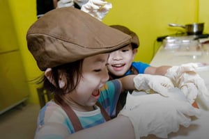 Hô Chi Minh-Ville : atelier de fabrication de chocolat haut de gamme, de la fève à la tablette