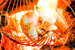 Ciudad Ho Chi Minh: recorrido privado a pie por la noche para probar comida callejera