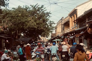 Hoi An: tour guiado pela cidade antiga com comida e karaoke