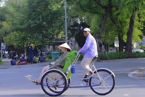 La vida local de Hue: mercado y experiencia culinaria auténtica