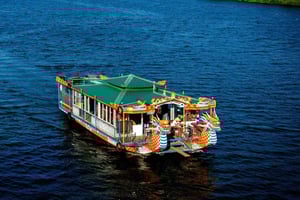 Hue: Perfume River Dinner Cruise with Traditional Show
