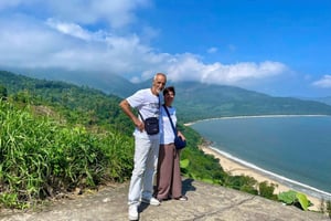 Hue: Privat bil till/från Da Nang med natursköna mellanlandningar