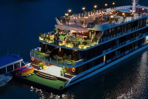 Crucero de lujo de 5 estrellas (2 días): camarote con balcón y bañera, kayak