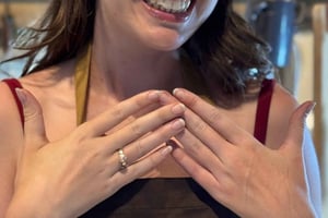 Phu Quoc: Helmiäiskorujen valmistustyöpaja käsityöläisen kanssa