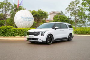 Частный автомобиль между Фанрангом и аэропортом Камрань/Нячанг