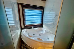 Renea Cruises - Le meilleur petit bateau à Bai Tu Long et dans la baie d'Halong