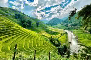 Sapa: 2-Day Guided Trek with Homestay guide English, French
