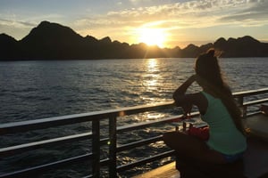 Cat Ba : Coucher de soleil et kayak de nuit avec plancton bioluminescent