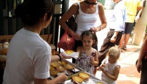 Tay Ho Weekend Market