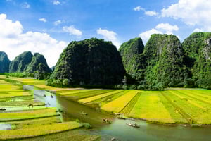 Trang An & Tam Coc ボートツアー：ハノイ発1日ツアー