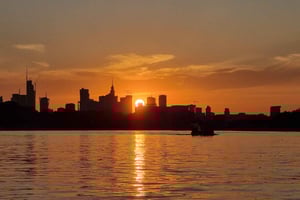 Warsaw: Vistula River Sunset Cruise with Welcome Drink