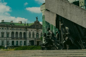 Warsaw: 1944 Warsaw Uprising Private Guided Walking Tour