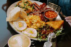 Varsovia: Desayuno en el Hard Rock Cafe