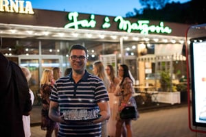 Warsaw: 'Cheers on Wheels' Vodka Tasting Tour by Retro Bus