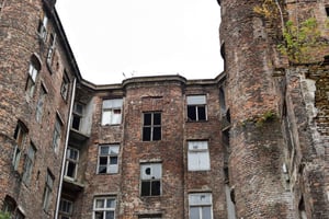 Warsaw: Warsaw Ghetto Private Walking Tour with Hotel Pickup
