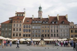 Warsaw: Old Town Walking Tour, Mariensztat & Hot Chocolate