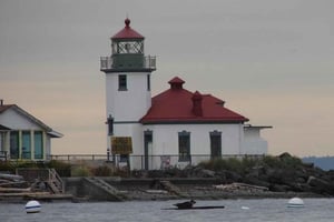 Seattle: Alki Lighthouse Sea Kayak Tour