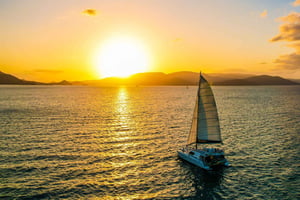 Airlie Beach : croisière au coucher du soleil en catamaran BYOB
