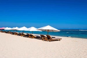 Bali: excursão privada de dia inteiro às praias de areia branca e ao pôr do sol