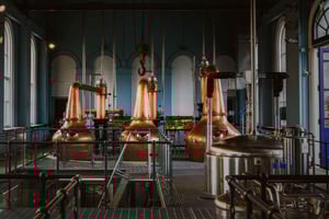 Belfast Giant's Causeway and Titanic Distillery Whiskey Tour