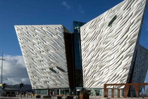 Belfast: Causeway Tour w/ Titanic Exhibit Admission