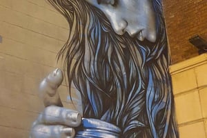 Belfast : Pub Music , Street Art Experience Walking Tour