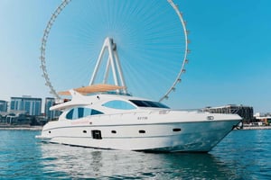 ドバイ：ドリンク＆アイン／JBRの眺めを楽しむインスタ映えヨットツアー