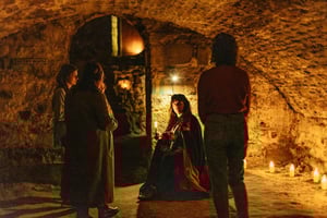 Edinburgh: Underground Vaults Evening Ghost Tour mit Whisky