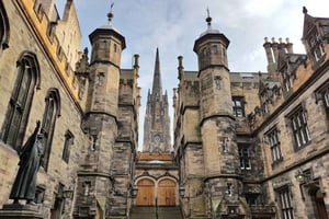 A Cidade Velha de Edimburgo: visita guiada com um historiador publicado