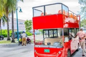 Grand Turk: Island Highlights Tram Tour with Beach & Lunch