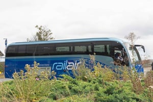 Flughafen London Heathrow: Reisebus von/nach Woking – Guildford