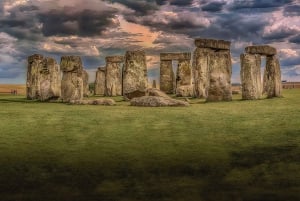 Z Londynu do terminalu rejsowego w Southampton przez Stonehenge