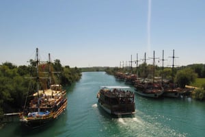 Crucero por Manavgat y Gran Bazar con almuerzo y bebidas ilimitadas