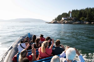 Vancouver: Howe Soundin Unescon vuonolla sijaitsevalle Bowen Islandille veneellä