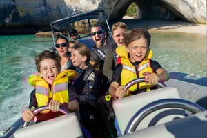 Whitianga: Cathedral Cove Thrilling Boat Tour and Snorkeling