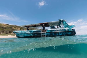 Yeppoon: Schnellboot-Tour zur Great Keppel Island mit Schnorcheln und Mittagessen