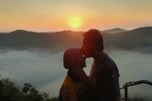 Yogyakarta: Borobudur-Prambanan, Start w/ Sunrise Over Cloud