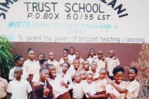 Rundtur i intressant by med lunch