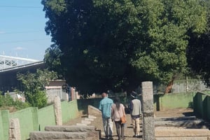 Livingstone: City Tour with Museum and Market Visit