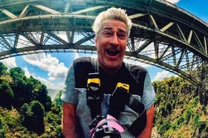 ビクトリア滝：ブリッジスイング