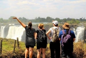 Victoria Falls: 2-tägige Highlights-Tour mit Abholung vom Flughafen