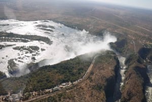 Cataratas Victoria: Excursión en helicóptero con servicio de recogida del hotel
