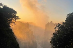 Victoria Falls: Wonder & Thunder Guided Walking Tour