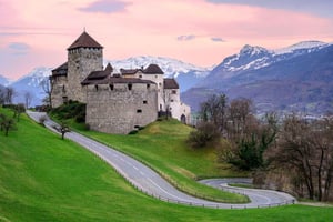 Découvrez 4 pays en une journée : le Liechtenstein, l'Autriche et l'Allemagne.