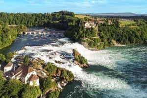 Посещение Рейнского водопада и обзорная экскурсия по Цюриху на открытом воздухе